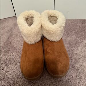 SO Women's Brown Winter Boots with Cream Fur